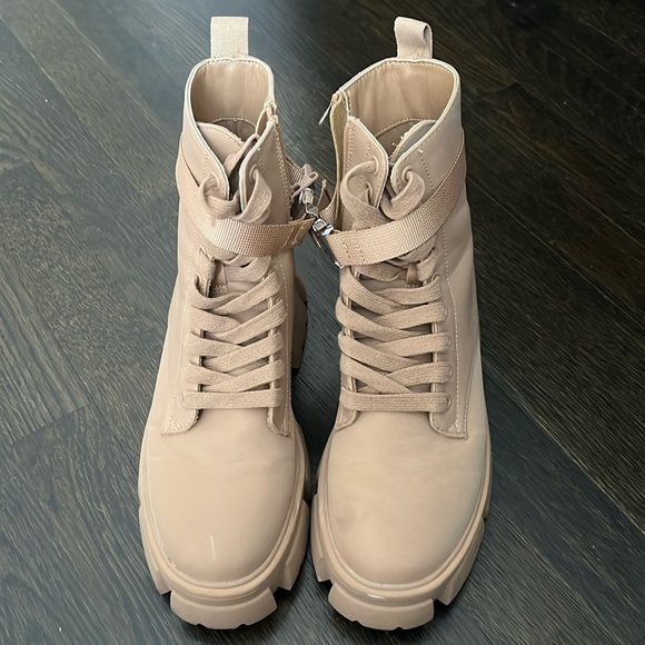 Steve Madden Tan Color Combat Boots - Picture 1 of 4